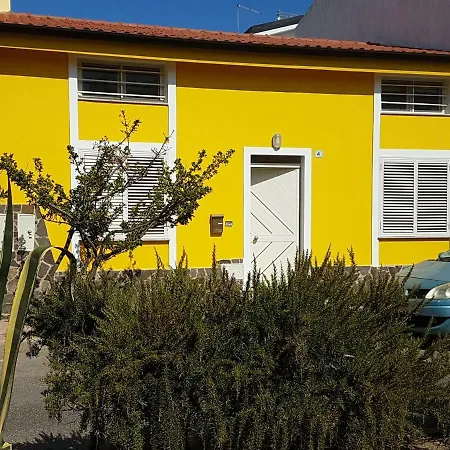 アパート The Yellow House Iun P3446