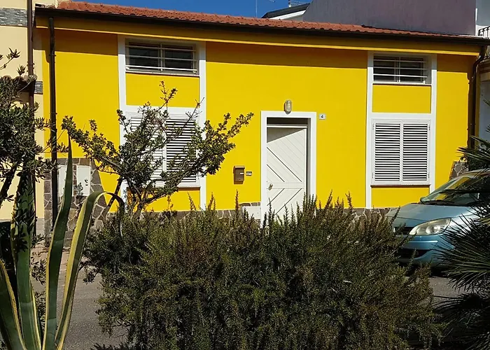 アパート The Yellow House Iun P3446